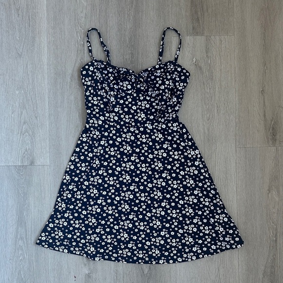 Hollister Dresses & Skirts - HOLLISTER NWOT Floral Spaghetti Strap Dress size XXS